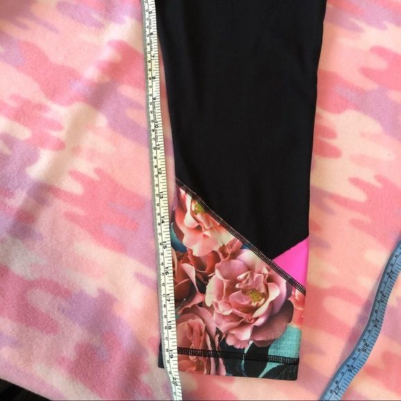 Lululemon Embody Crops - Picture 9 of 11